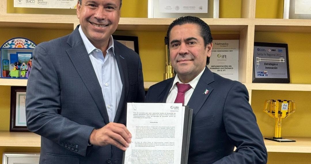 Hermosillo hace historia al recibir la primera concesión de radio pública: Toño Astiazarán
