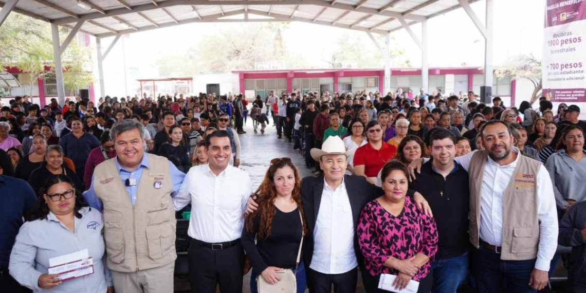 Gobernador Durazo entrega a más de 760 estudiantes de secundaria Beca Universal Rita Cetina