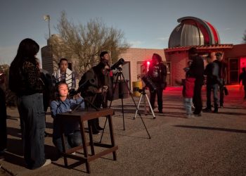 Gobierno de Sonora abrió el Observatorio Astronómico para disfrutar el Eclipse Lunar