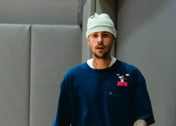 Justin Bieber pide un alto al acoso de paparazzis