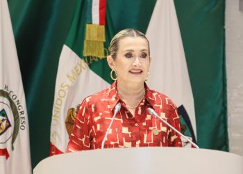 Plantea diputada Ely Sallard instalar desfibriladores en espacios de alta afluencia.