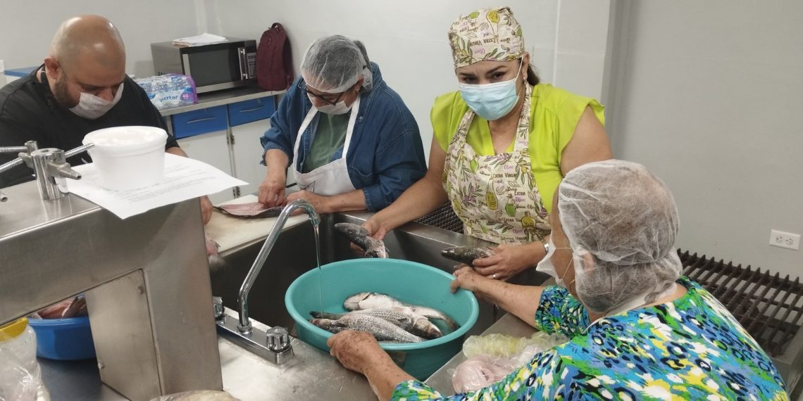 Realiza Unidad de Desarrollo Rural de Cajeme, taller de ahumado de pescado