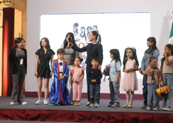 Sheinbaum festeja el Día de la Niña y del Niño en la Mañanera