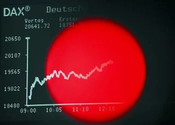 Tienen bolsas europeas y asiáticas un ‘lunes negro’