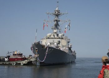 El destructor estadounidense USS Gravely atraca en Veracruz