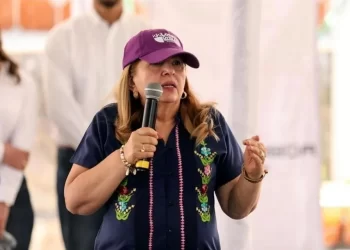 Evalúa Loretta Ortiz impugnar orden del INE