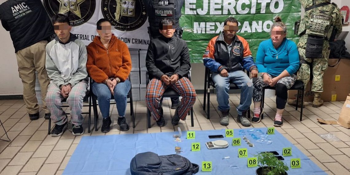 AMIC asegura droga y detiene a cinco personas en cateos simultáneos contra el narcomenudeo en Magdalena de Kino