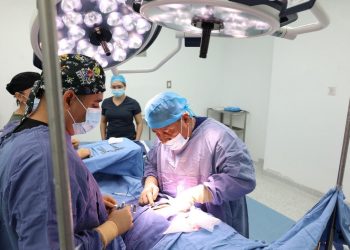 Gobierno de Sonora atiende rezago en cirugías de vesícula y hernias en Isssteson