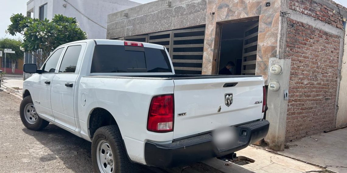 FGJES rescata a tres personas privadas de su libertad, asegura armamento y decomisa droga en Ciudad Obregón