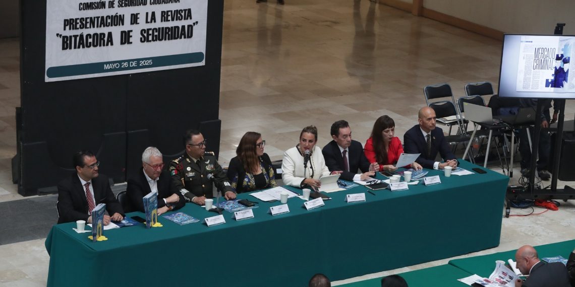 Presentan en la Cámara de Diputados la primera edición de la revista “Bitácora de Seguridad”