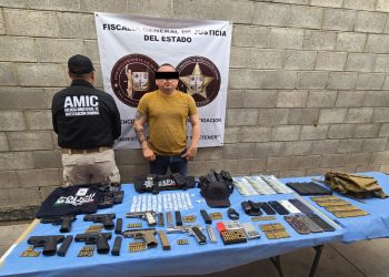 Asegurado sujeto con arsenal y droga en cateo positivo