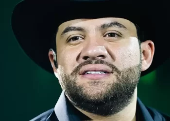 Luis R. Conriquez cancela conciertos en Estados Unidos por no tener visa de trabajo