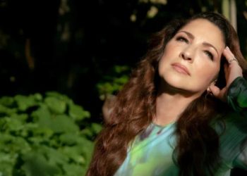 Gloria Estefan defiende a Sean ‘Diddy’ Combs tras aparecer en demanda por abuso