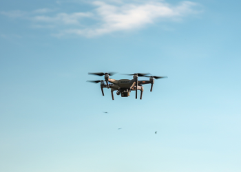 CBP advierte amenaza por drones de cárteles mexicanos en frontera