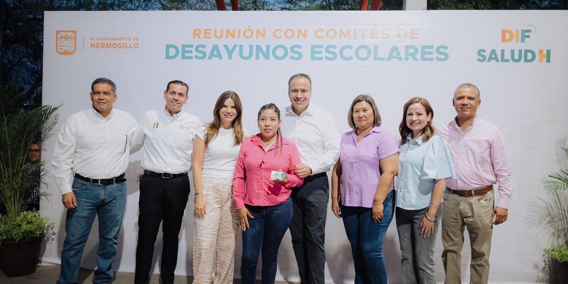 Benefician Toño Astiazarán y Patty Ruibal con servicio médico a colaboradoras del programa de desayunos escolares en la Internacional