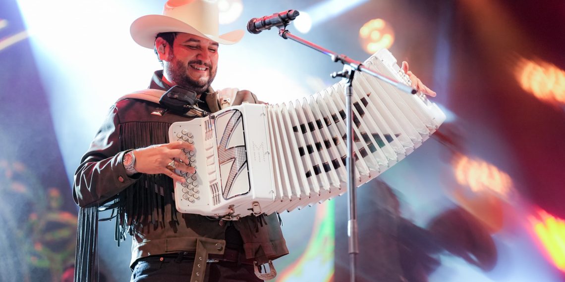 Cierra Edén Muñoz con broche de oro las Fiestas del Pitic 2025 ante 70 mil personas