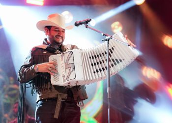 Cierra Edén Muñoz con broche de oro las Fiestas del Pitic 2025 ante 70 mil personas