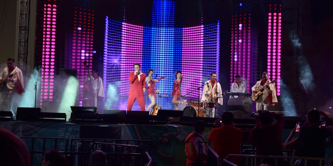 El rock and roll se hizo presente ante la emoción de miles de espectadores con Leonardo y Rebel Cats