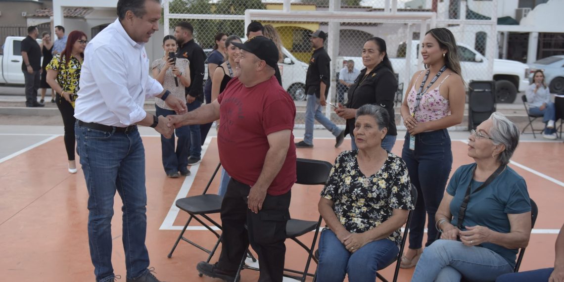Entrega Toño Astiazarán obra ganadora del Presupuesto CRECES en Haciendas del Sol