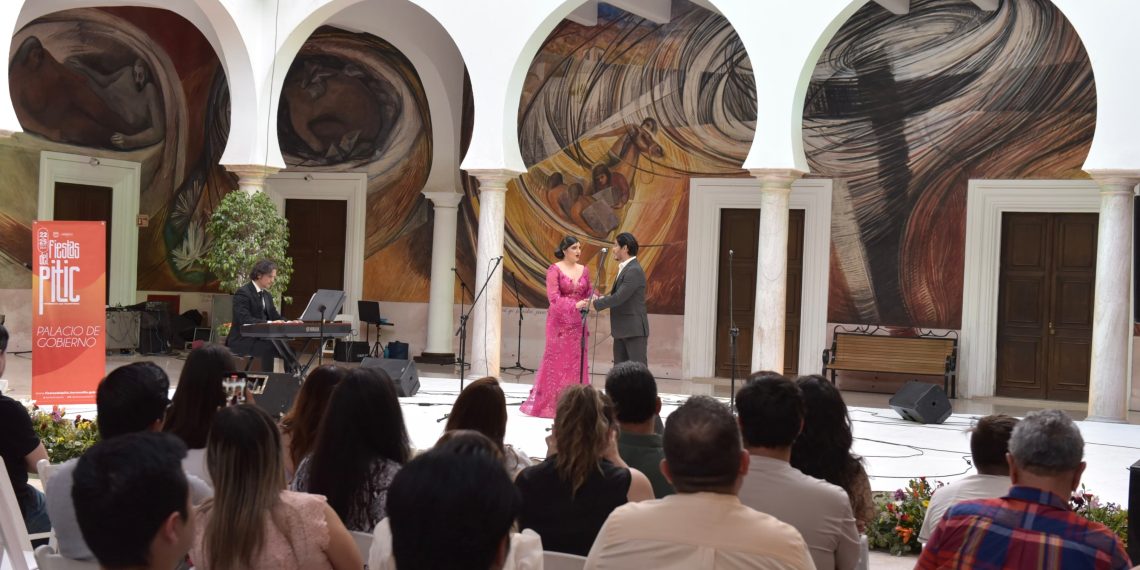 Ofrecen concierto de opera alumnos de la Unison en Fiesta del Pitic 2025