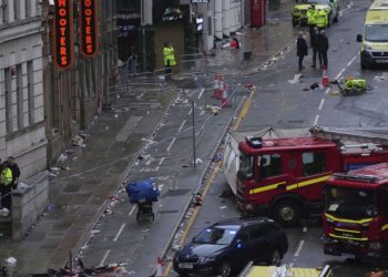 Atropello a multitud de aficionados del Liverpool deja 27 hospitalizados