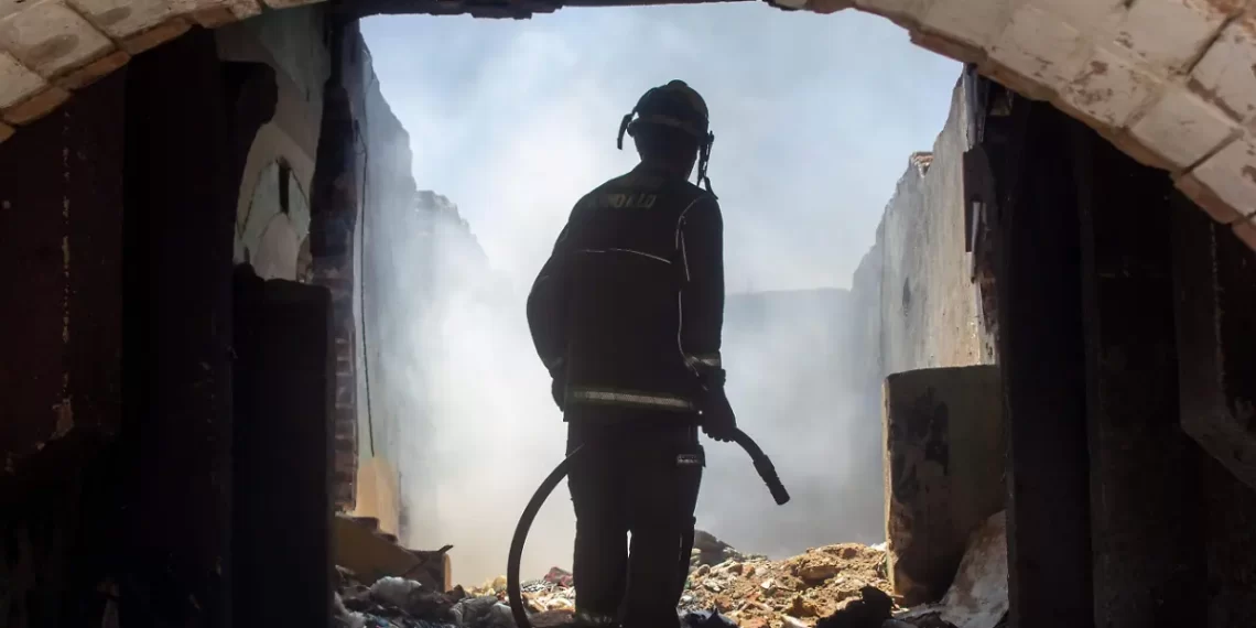 Localizan a joven sin vida en una casa de la colonia El Ranchito, tras incendio