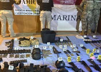 Aseguran a integrantes de grupo criminal con arsenal, droga y vehículo robado en cateo conjunto AMIC-SEMAR en Guaymas