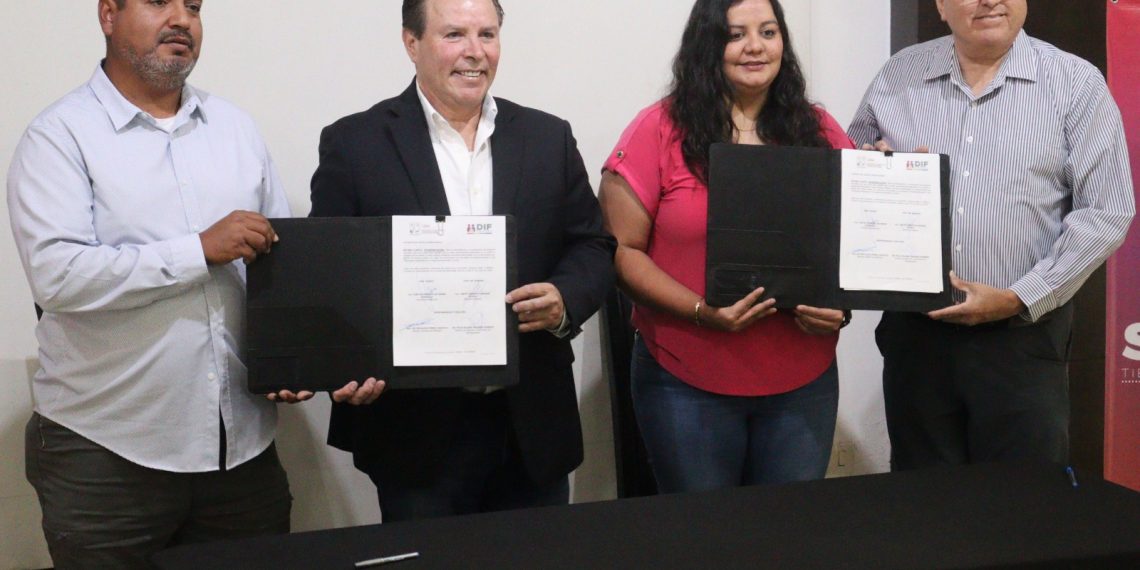 Gobierno de Sonora impulsa terapias con delfines para personas con discapacidad