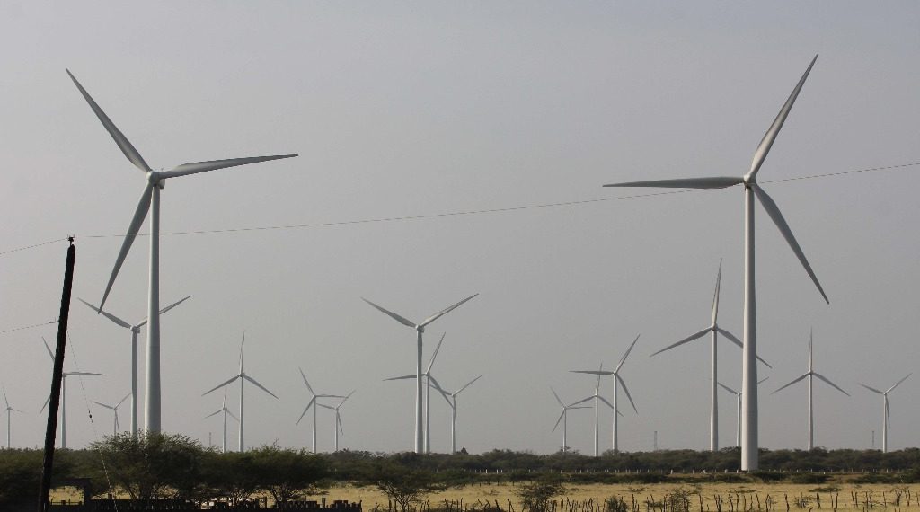 Ahorraría país con renovables mil 600 mdd