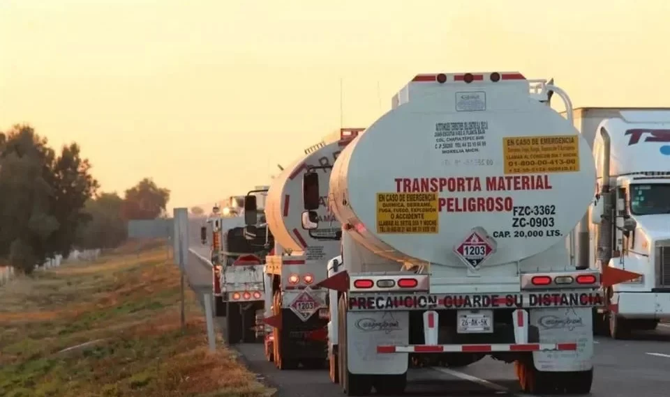 Dan a EU denuncia contra ex funcionarios por narco huachicol