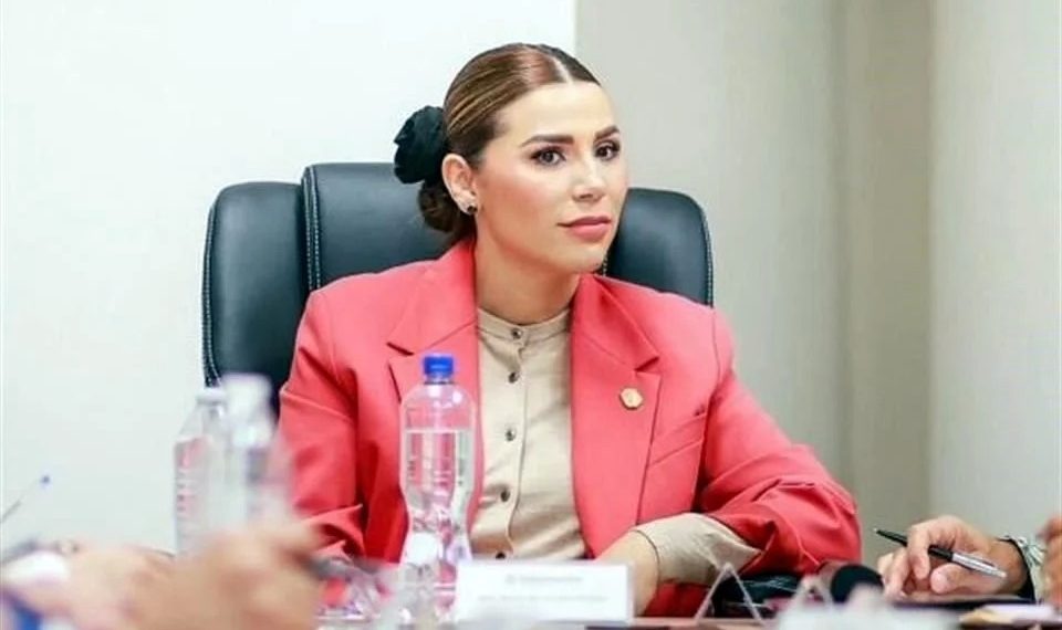 Asegura Gobernadora de BC no tener cuentas en EU