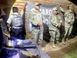 Captura GN a 3 militares por robo de AK-47