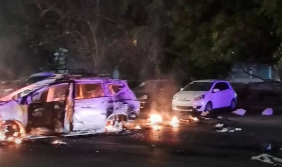 Realizan narcobloqueos en Sinaloa