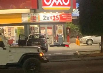 Ej@cut@n a dos en comercio en San Luis Río Colorado