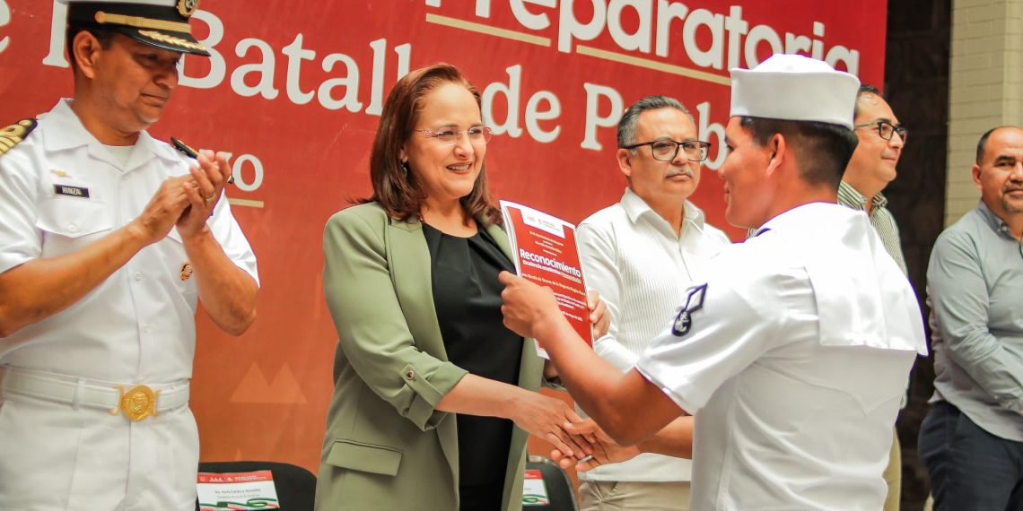 Realiza Ayuntamiento de Guaymas ceremonia de Excelencia académica nivel preparatoria