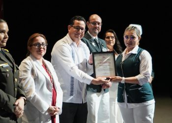 Reconoce Gobierno de Sonora la labor del personal de enfermería en su día