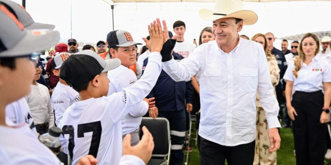 Gobernador Durazo y sector minero entregan Unidad Deportiva para niñas, niños y jóvenes del Río Sonora
