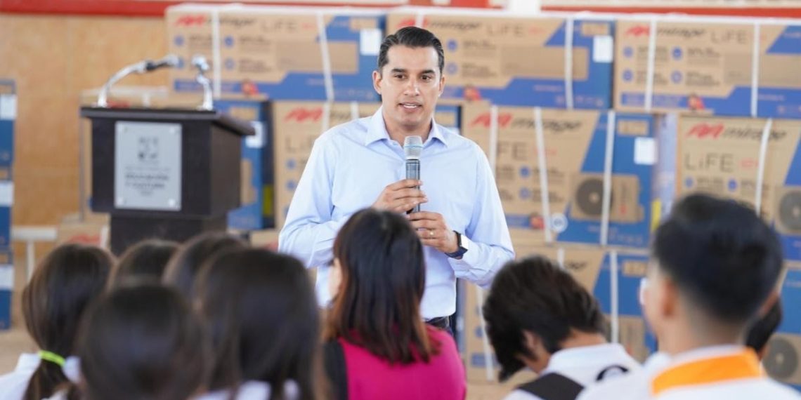 Gobierno de Sonora y Fundación Sempra Infraestructura equipan con aires acondicionados a escuelas de Benjamín Hill: Froylán Gámez