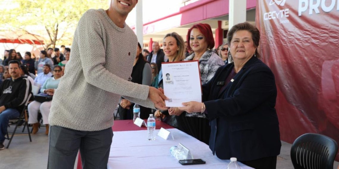 Invita Gobierno de Sonora a tramitar titulación y cédula profesional en Cecyte Sonora