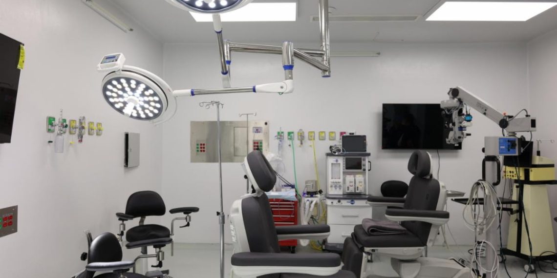 Agiliza Gobierno de Sonora atención en cirugías de catarata en Isssteson