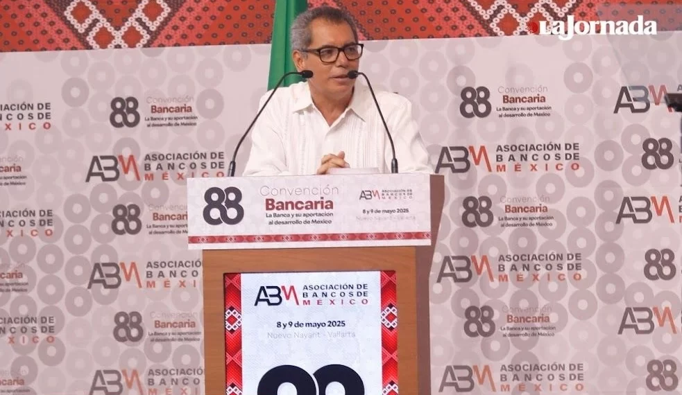 La economía del país va bien, pero crecerá menos, señala Hacienda