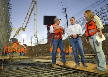 Van muy bien los avances en  obra de paso a desnivel: Toño Astiazarán
