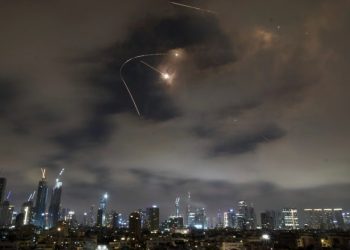 Presume Trump ataque a 3 plantas nucleares iraníes; Teherán amenaza represalias