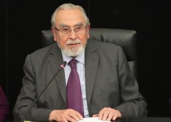 Le gritan ¡Hipócrita! magistrados a Bátiz