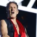 Vence guitarrista de Def Leppard al cáncer tras 12 años