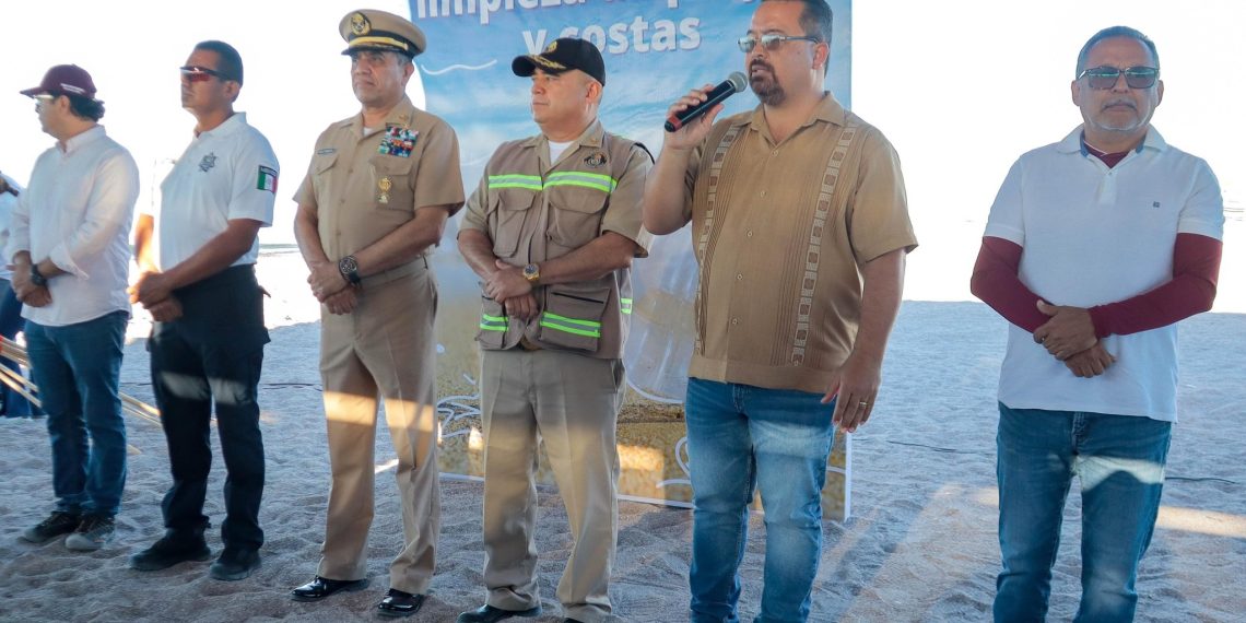 Participa el Ayuntamiento de Guaymas en la Jornada de limpieza de playas y costas