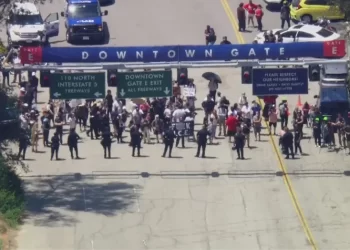 Intensifica ICE redadas; pidió entrar a estadio de Dodgers