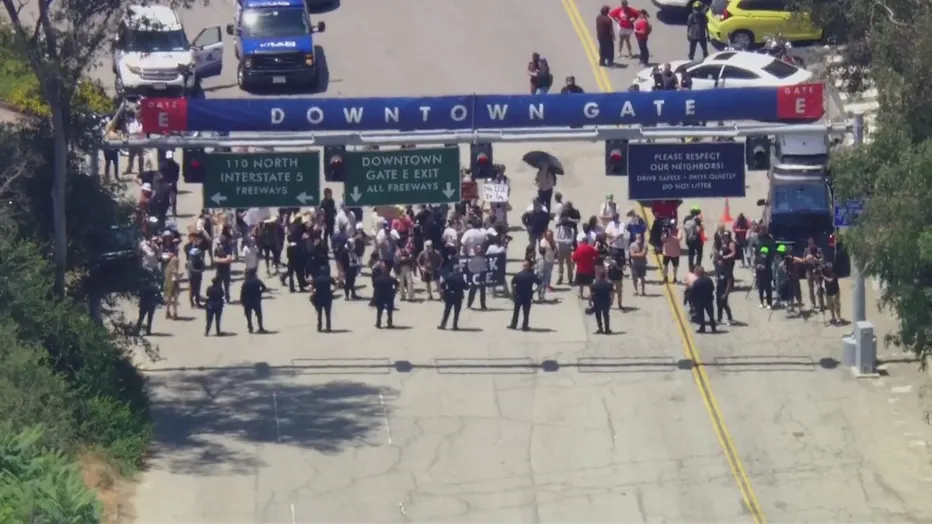 Intensifica ICE redadas; pidió entrar a estadio de Dodgers