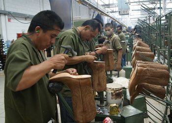 ‘Aplasta’ China al calzado nacional