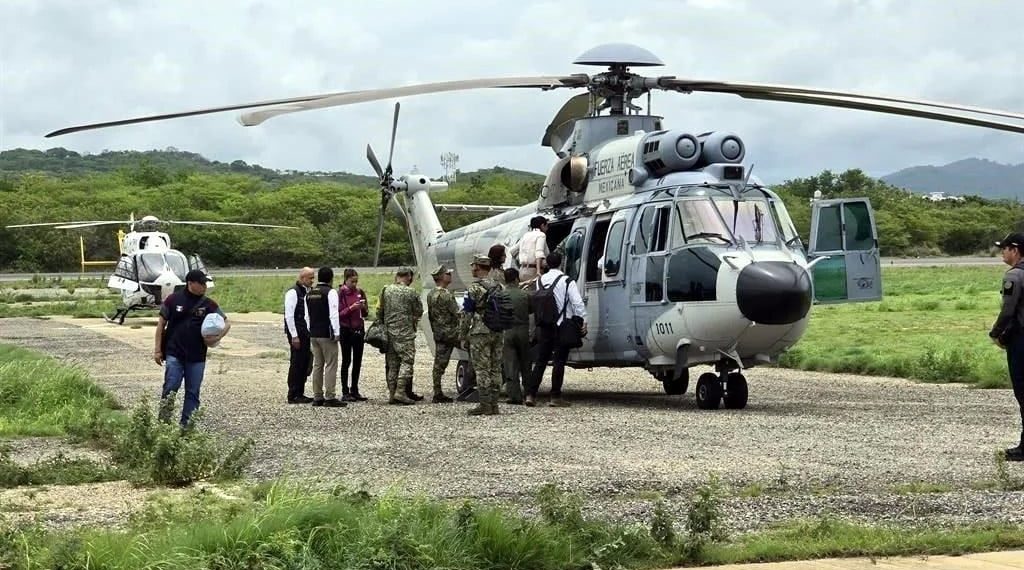 Sobrevuela Sheinbaum zonas afectadas por ‘Erick’ en Oaxaca
